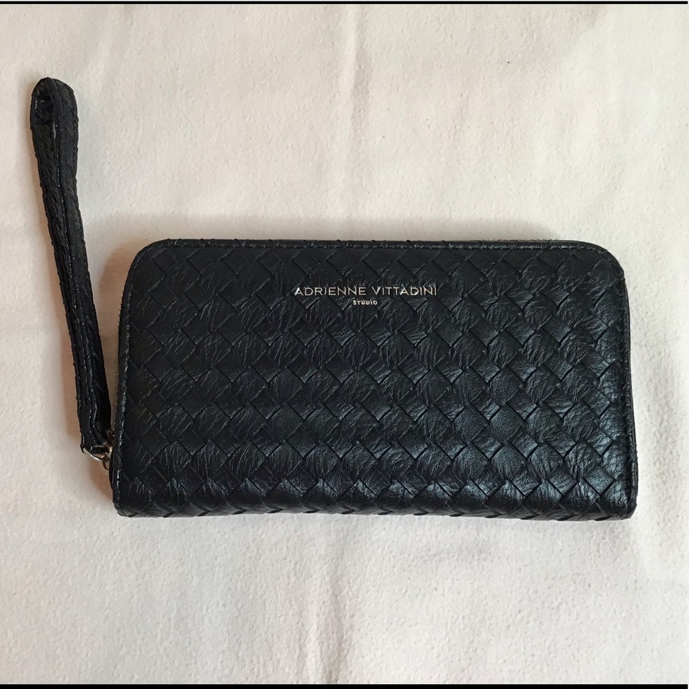 Adrienne Vittadini Charging Clutch